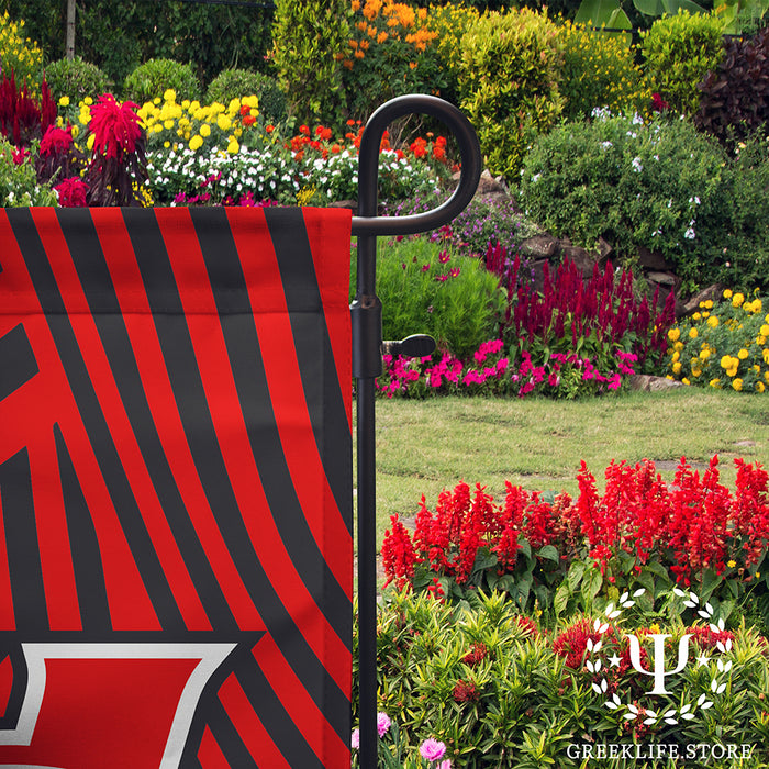 University of Hawaii HILO Garden Flags